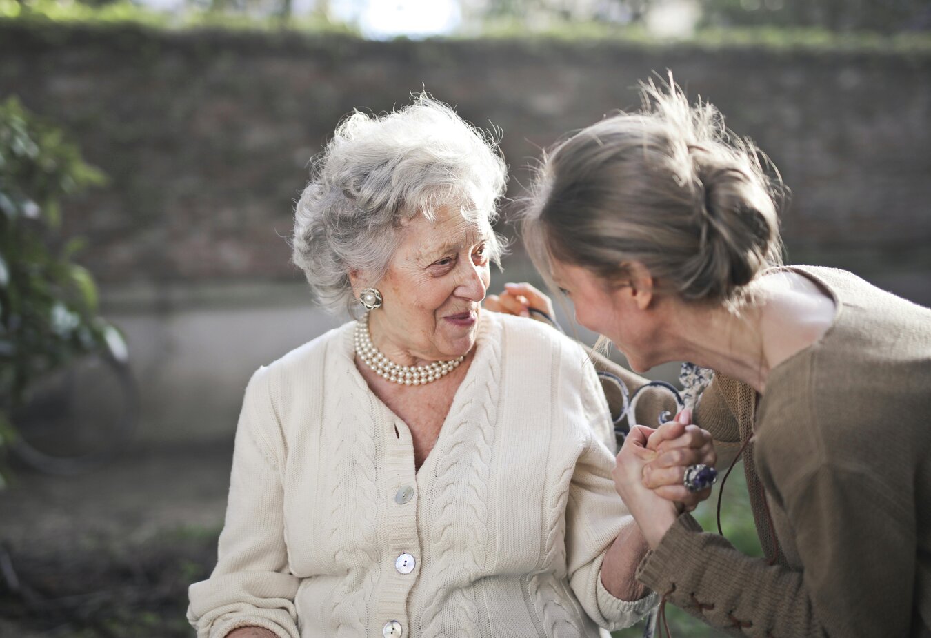 Elderly with her daughter